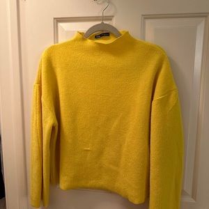 Beautiful yellow Zara sweater ☀️💛🌻
